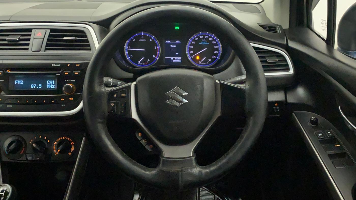 2017 Maruti S Cross DELTA 1.3, Diesel, Manual, 95,679 km, Steering Wheel Close Up