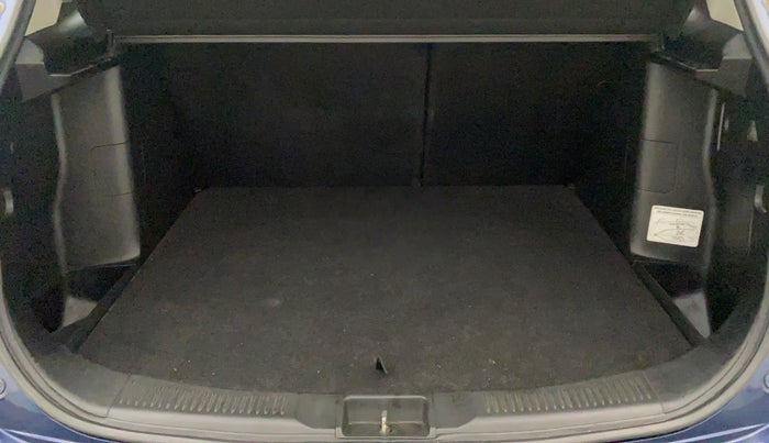 2017 Maruti S Cross DELTA 1.3, Diesel, Manual, 95,679 km, Boot Inside