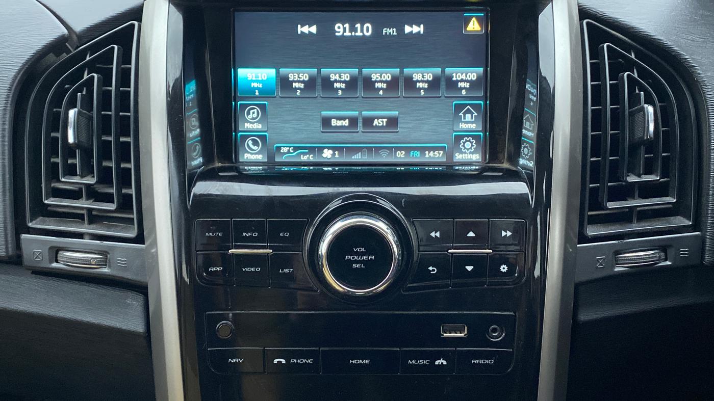 2021 Mahindra XUV500 W7 FWD, Diesel, Manual, 22,865 km, Infotainment System