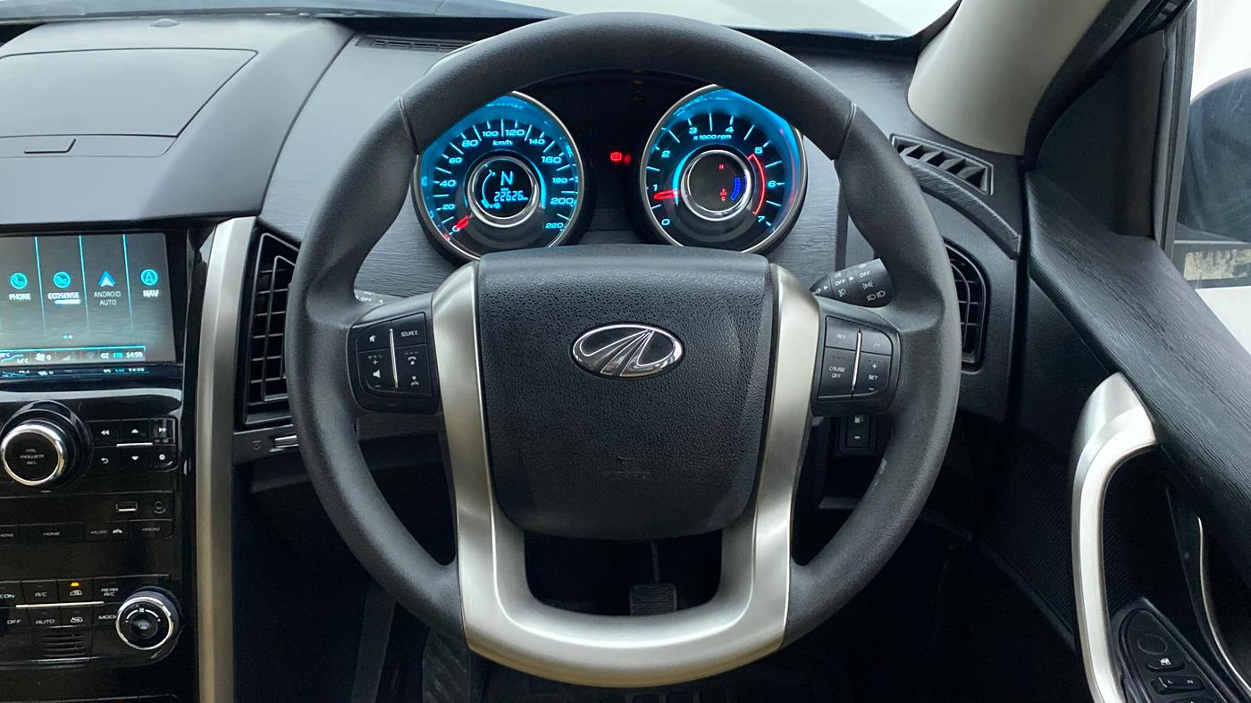 2021 Mahindra XUV500 W7 FWD, Diesel, Manual, 22,865 km, Steering Wheel Close Up