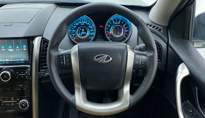 2021 Mahindra XUV500 W7 FWD, Diesel, Manual, 22,865 km, Steering Wheel Close Up