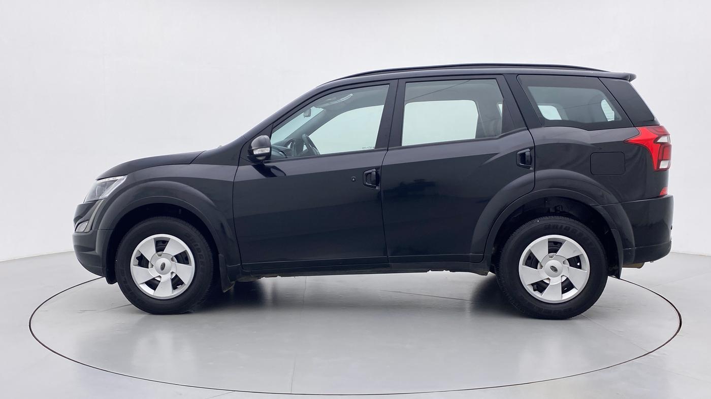 2021 Mahindra XUV500 W7 FWD, Diesel, Manual, 22,865 km, Left Side