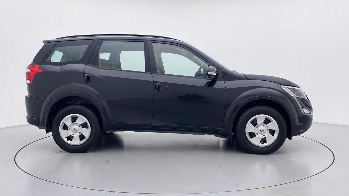 2021 Mahindra XUV500 W7 FWD, Diesel, Manual, 22,865 km, Right Side View