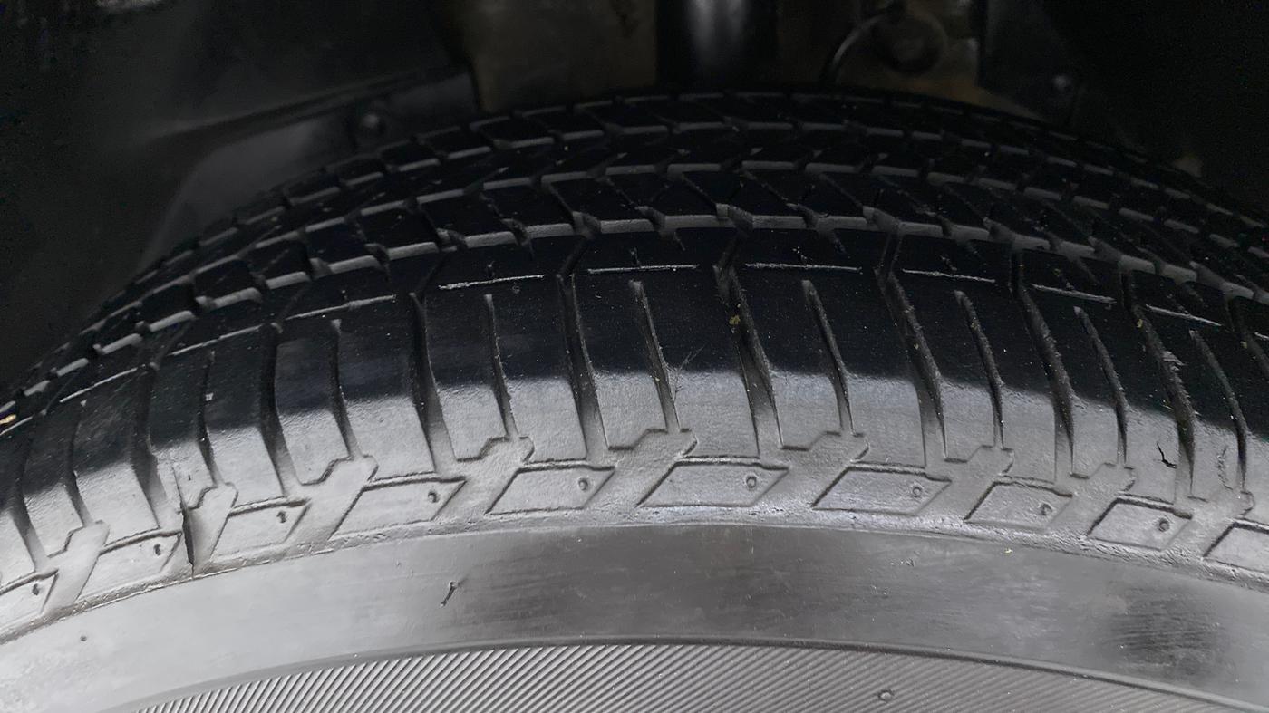 2021 Mahindra XUV500 W7 FWD, Diesel, Manual, 22,865 km, Left Front Tyre Tread