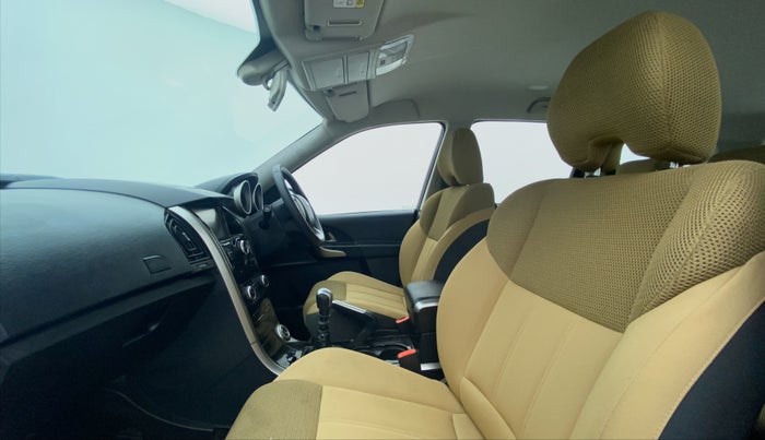 2021 Mahindra XUV500 W7 FWD, Diesel, Manual, 22,865 km, Right Side Front Door Cabin