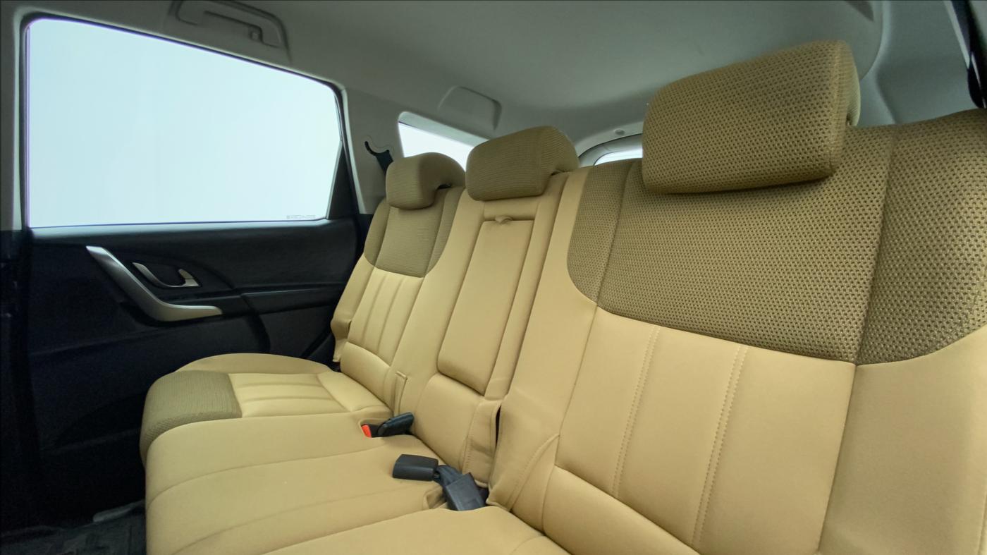 2021 Mahindra XUV500 W7 FWD, Diesel, Manual, 22,865 km, Right Side Rear Door Cabin