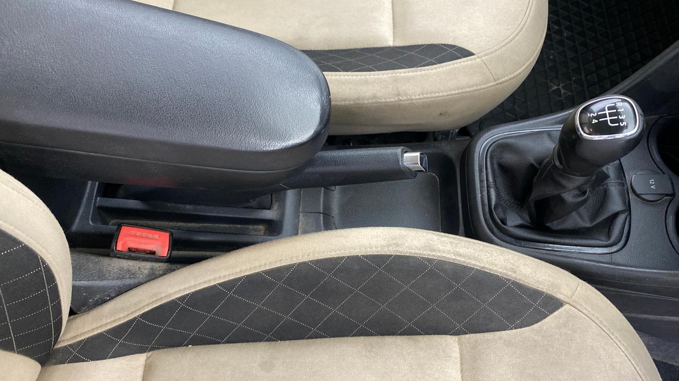 2019 Skoda Rapid AMBITION 1.5 TDI, Diesel, Manual, 54,620 km, Gear Lever