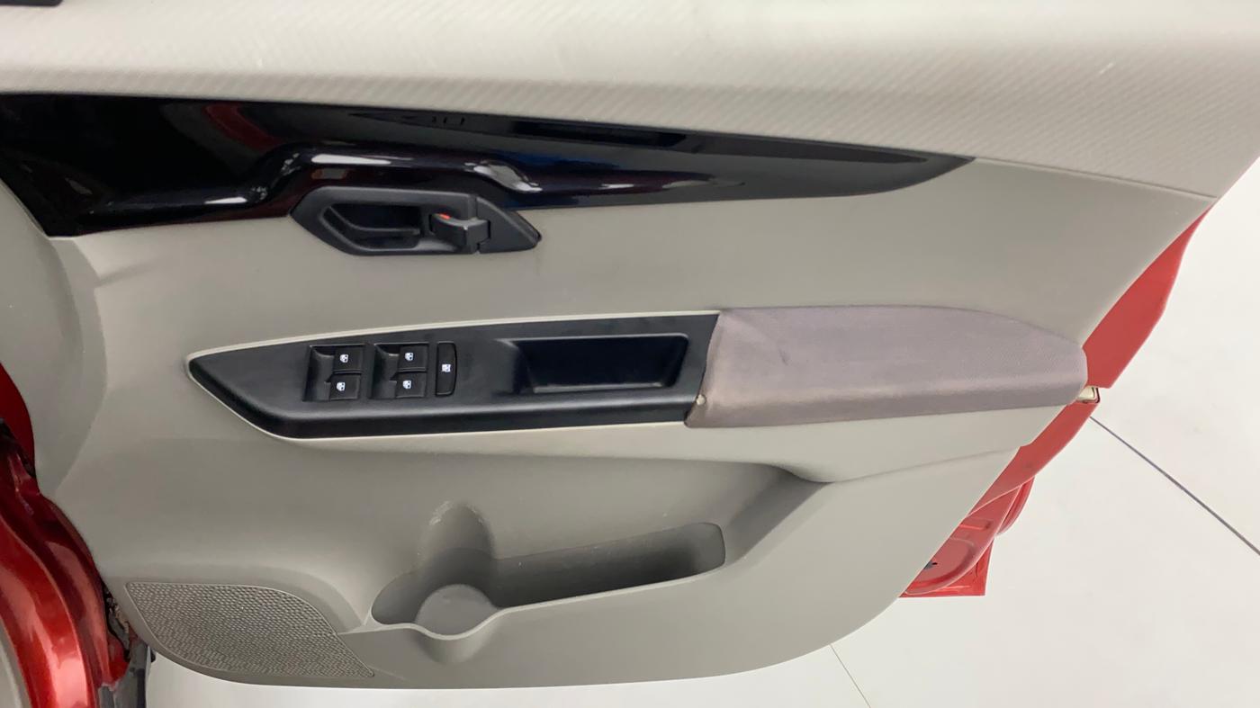 2016 Mahindra Kuv100 K8 D 6 STR, Diesel, Manual, 78,802 km, Driver Side Door Panels Control