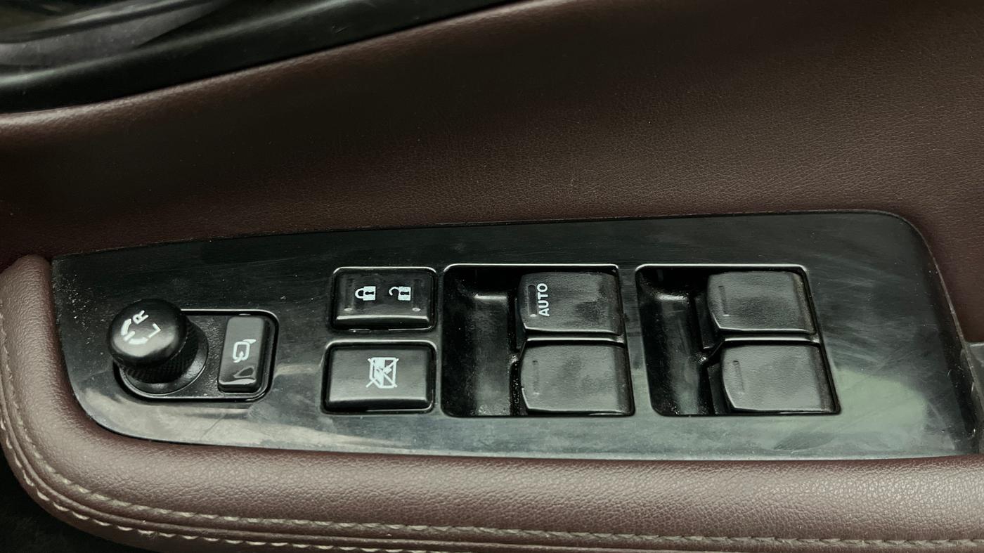 2022 Maruti Grand Vitara ALPHA SMART HYBRID, Petrol, Manual, 32,731 km, Driver Side Door Panels Control
