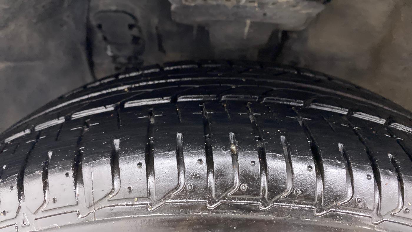2017 Hyundai Elite i20 ASTA 1.2, Petrol, Manual, 70,414 km, Left Front Tyre Tread