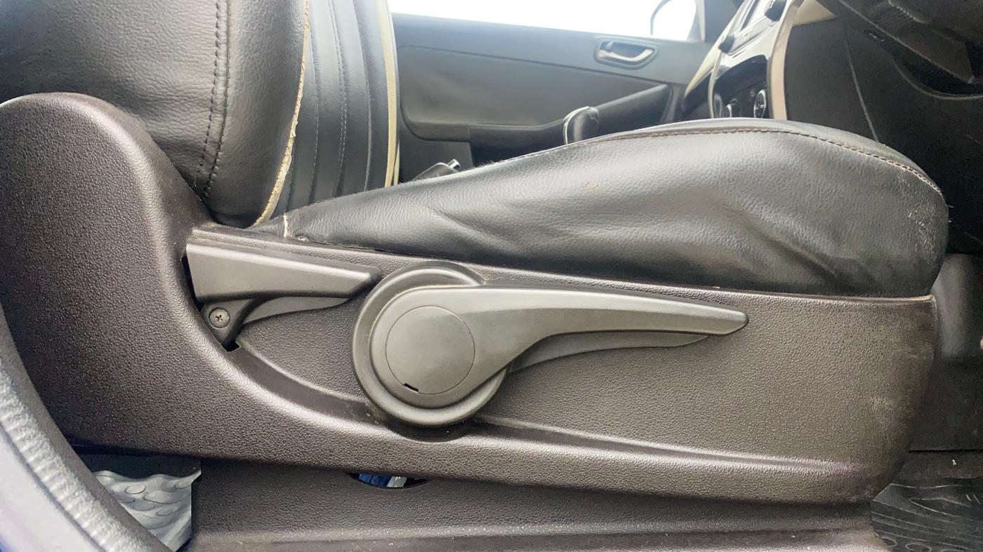2015 Tata Zest XT PETROL, Petrol, Manual, 69,143 km, Driver Side Adjustment Panel