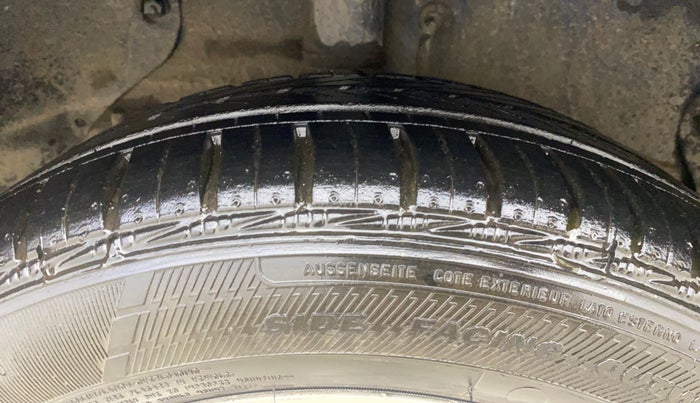 2015 Tata Zest XT PETROL, Petrol, Manual, 69,281 km, Right Rear Tyre Tread