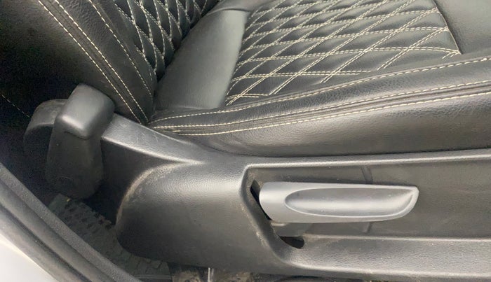 2017 Volkswagen Polo HIGHLINE1.2L, Petrol, Manual, 53,792 km, Driver Side Adjustment Panel