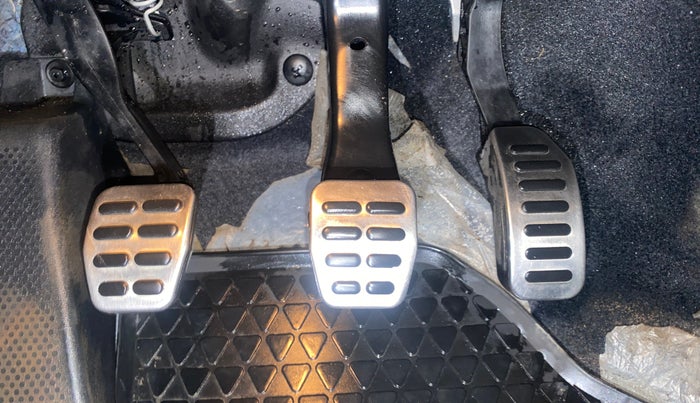 2017 Volkswagen Polo HIGHLINE1.2L, Petrol, Manual, 53,792 km, Pedals