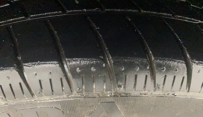 2017 Volkswagen Polo HIGHLINE1.2L, Petrol, Manual, 53,792 km, Left Front Tyre Tread