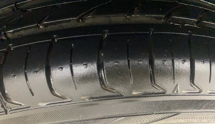 2017 Volkswagen Polo HIGHLINE1.2L, Petrol, Manual, 53,792 km, Left Rear Tyre Tread