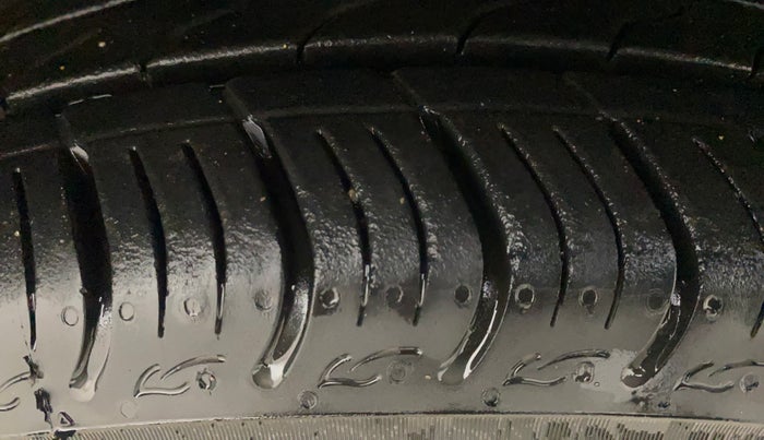 2018 Maruti IGNIS ZETA 1.2 AMT, Petrol, Automatic, 53,165 km, Right Front Tyre Tread