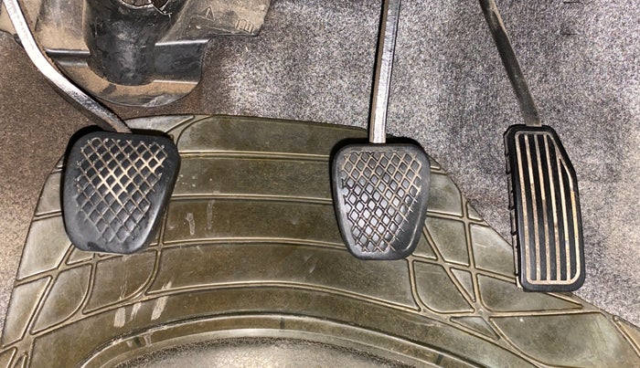 2015 Honda Brio S MT, Petrol, Manual, 65,394 km, Pedals