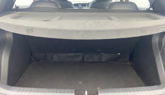 2016 Hyundai Elite i20 MAGNA 1.2, Petrol, Manual, 71,425 km, Boot Inside
