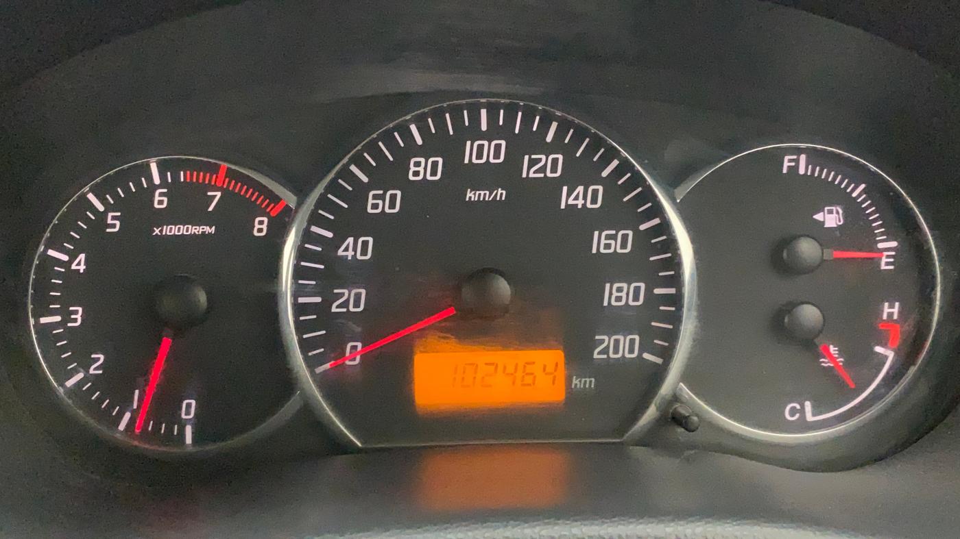 2011 Maruti Swift VXI, Petrol, Manual, 1,02,464 km, Odometer Image
