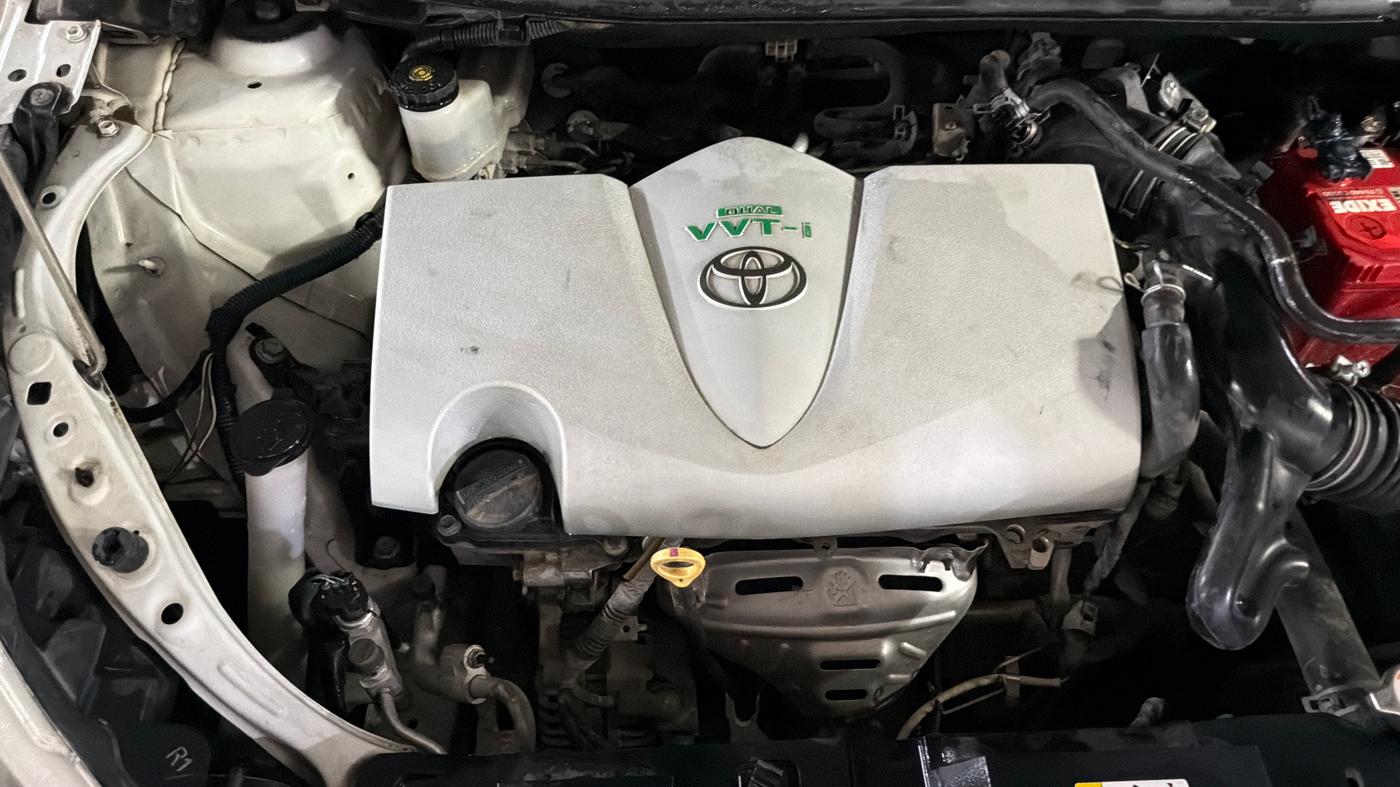 2018 Toyota YARIS V CVT, Petrol, Automatic, 98,237 km, Engine View - Right