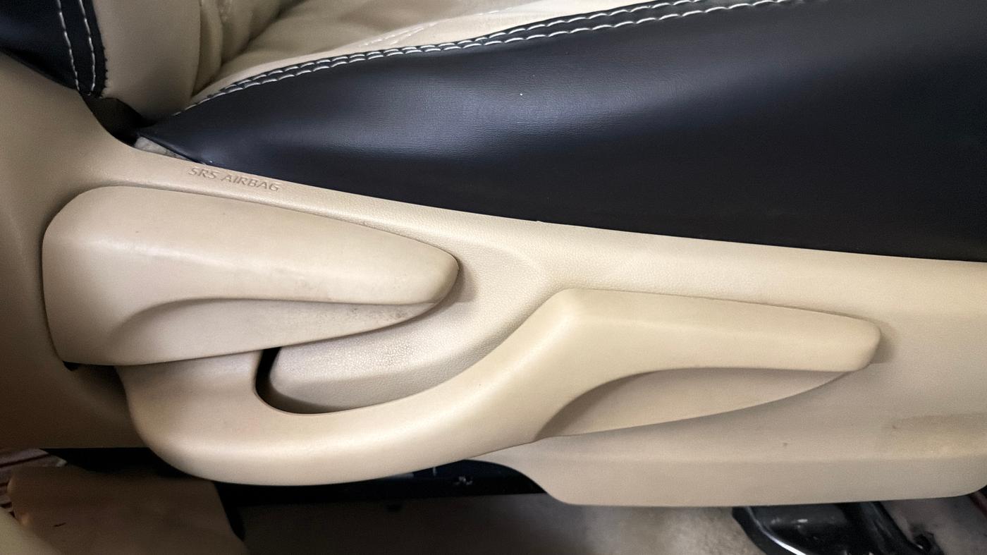 2018 Toyota YARIS V CVT, Petrol, Automatic, 98,237 km, Driver Side Adjustment Panel