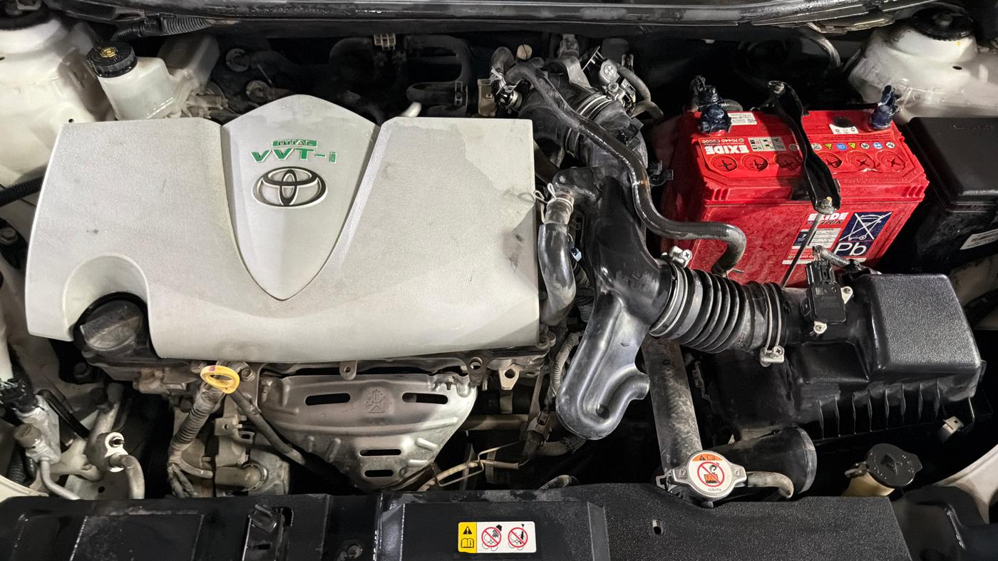 2018 Toyota YARIS V CVT, Petrol, Automatic, 98,237 km, Engine View