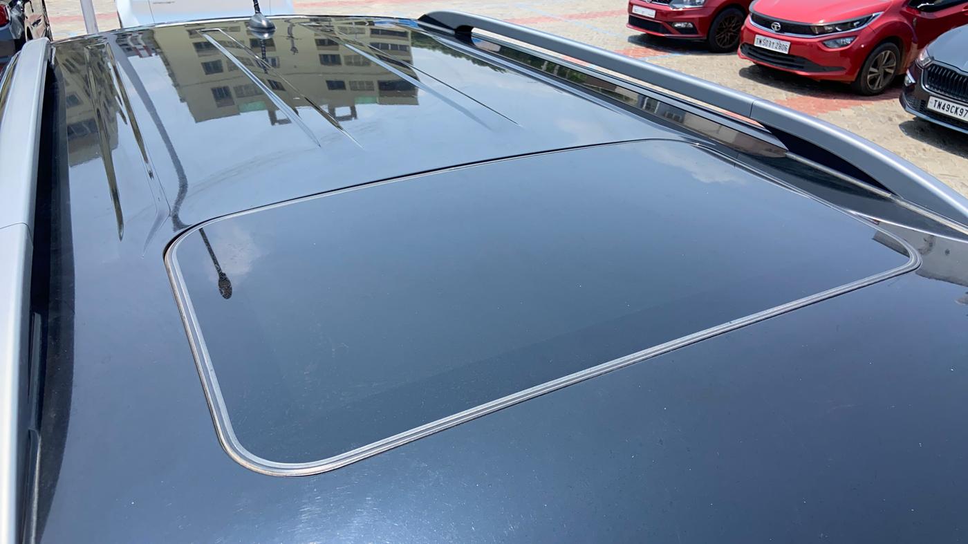 2019 Mahindra ALTURAS G4 4WD AT, Diesel, Automatic, 1,43,089 km, Moonroof/ Sunroof