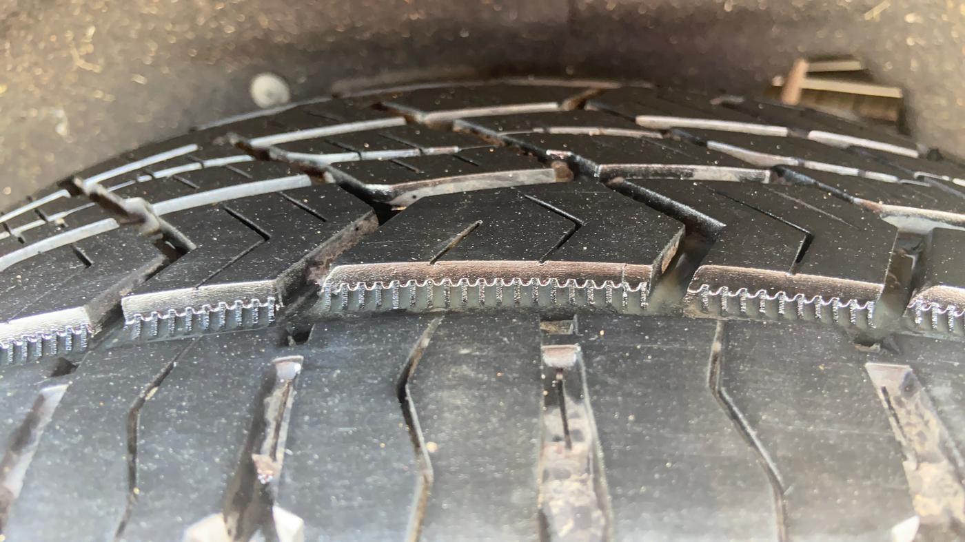 2019 Mahindra ALTURAS G4 4WD AT, Diesel, Automatic, 1,43,089 km, Left Rear Tyre Tread