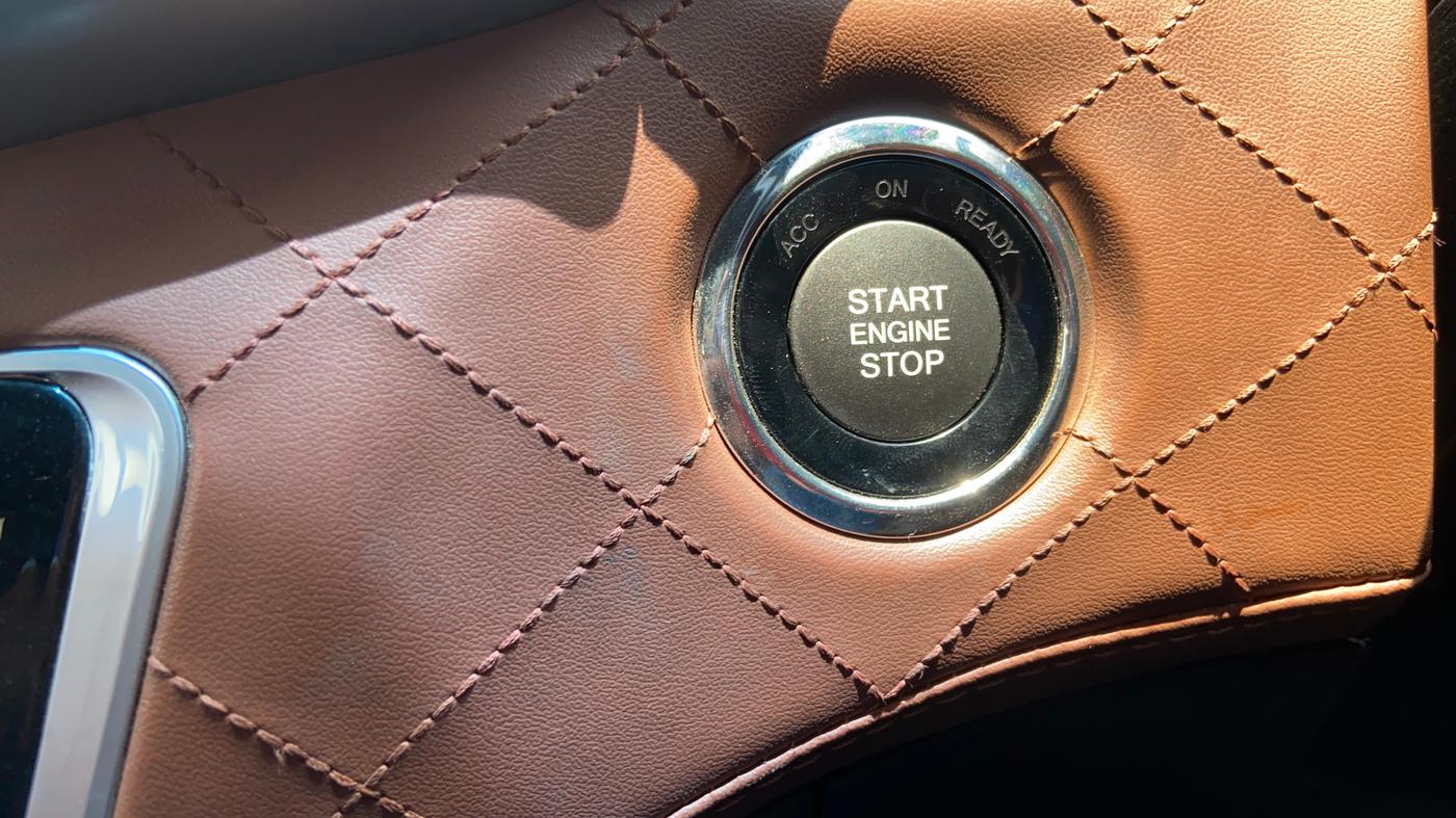 2019 Mahindra ALTURAS G4 4WD AT, Diesel, Automatic, 1,43,089 km, Keyless Start/ Stop Button