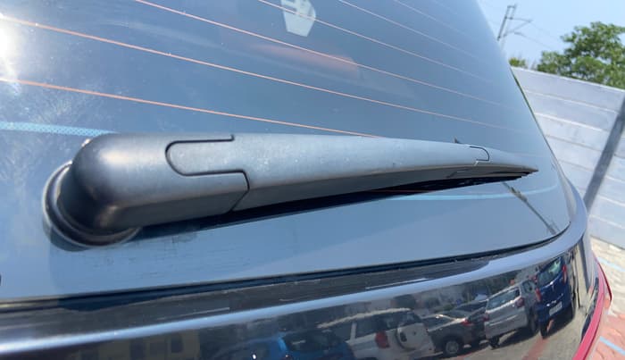 2019 Mahindra ALTURAS G4 4WD AT, Diesel, Automatic, 1,43,089 km, Rear Wiper