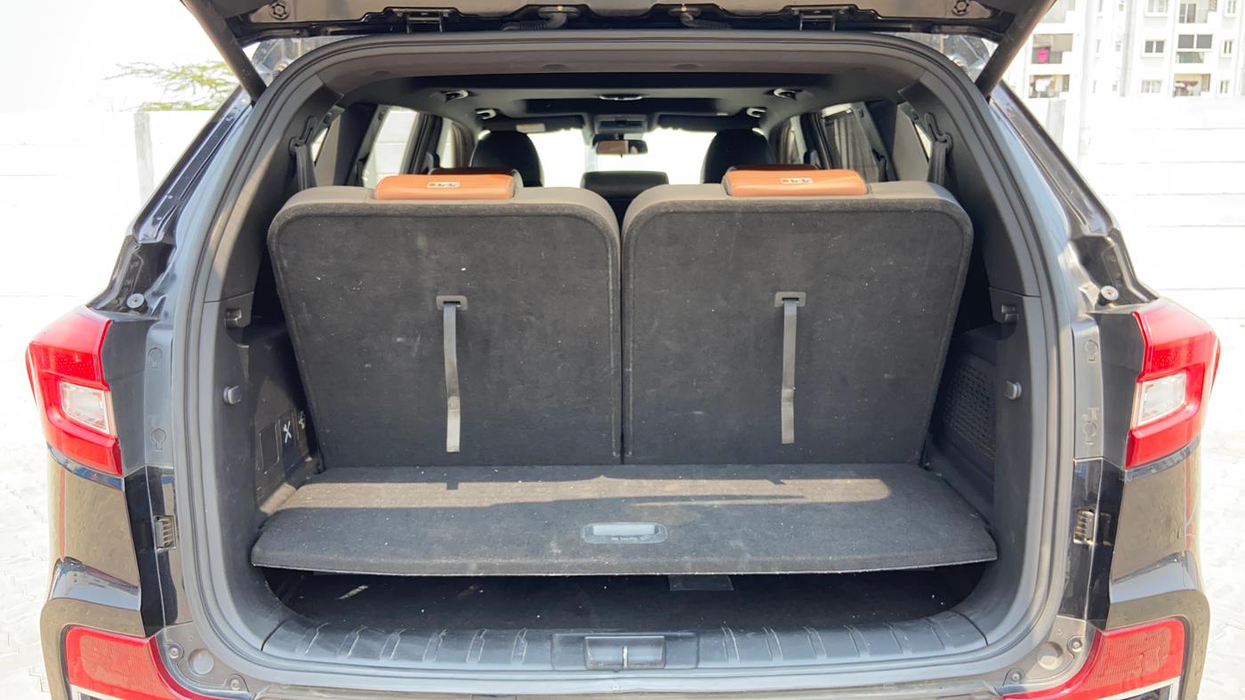 2019 Mahindra ALTURAS G4 4WD AT, Diesel, Automatic, 1,43,089 km, Boot Inside