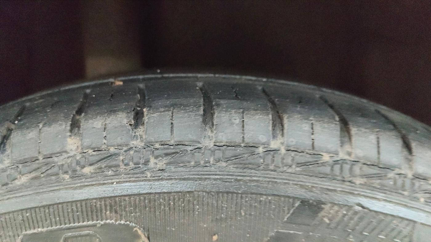 2017 Honda Amaze 1.2L I-VTEC S, Petrol, Manual, 68,739 km, Right Rear Tyre Tread