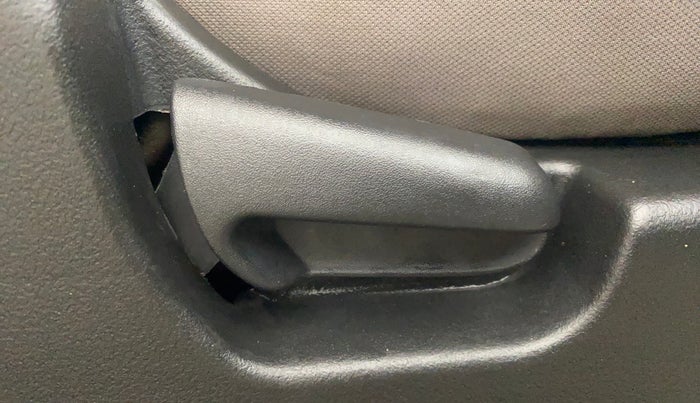 2015 Maruti Wagon R 1.0 VXI, Petrol, Manual, 64,362 km, Driver Side Adjustment Panel