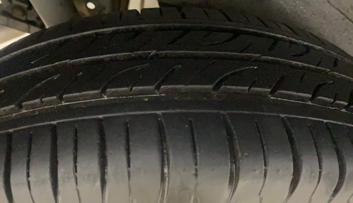 2015 Maruti Wagon R 1.0 VXI, Petrol, Manual, 64,362 km, Right Rear Tyre Tread