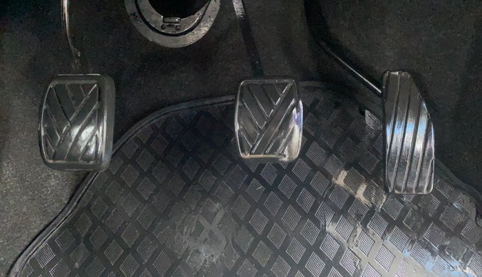 2015 Maruti Wagon R 1.0 VXI, Petrol, Manual, 64,362 km, Pedals