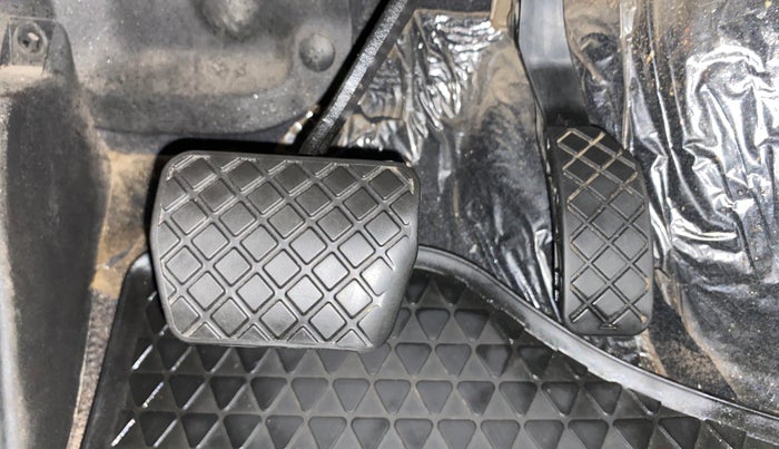 2018 Skoda Rapid STYLE 1.5 TDI AT, Diesel, Automatic, 77,468 km, Pedals