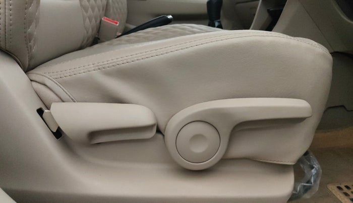 2022 Maruti Ciaz ZETA 1.5 SHVS MT PETROL, Petrol, Manual, 41,768 km, Driver Side Adjustment Panel