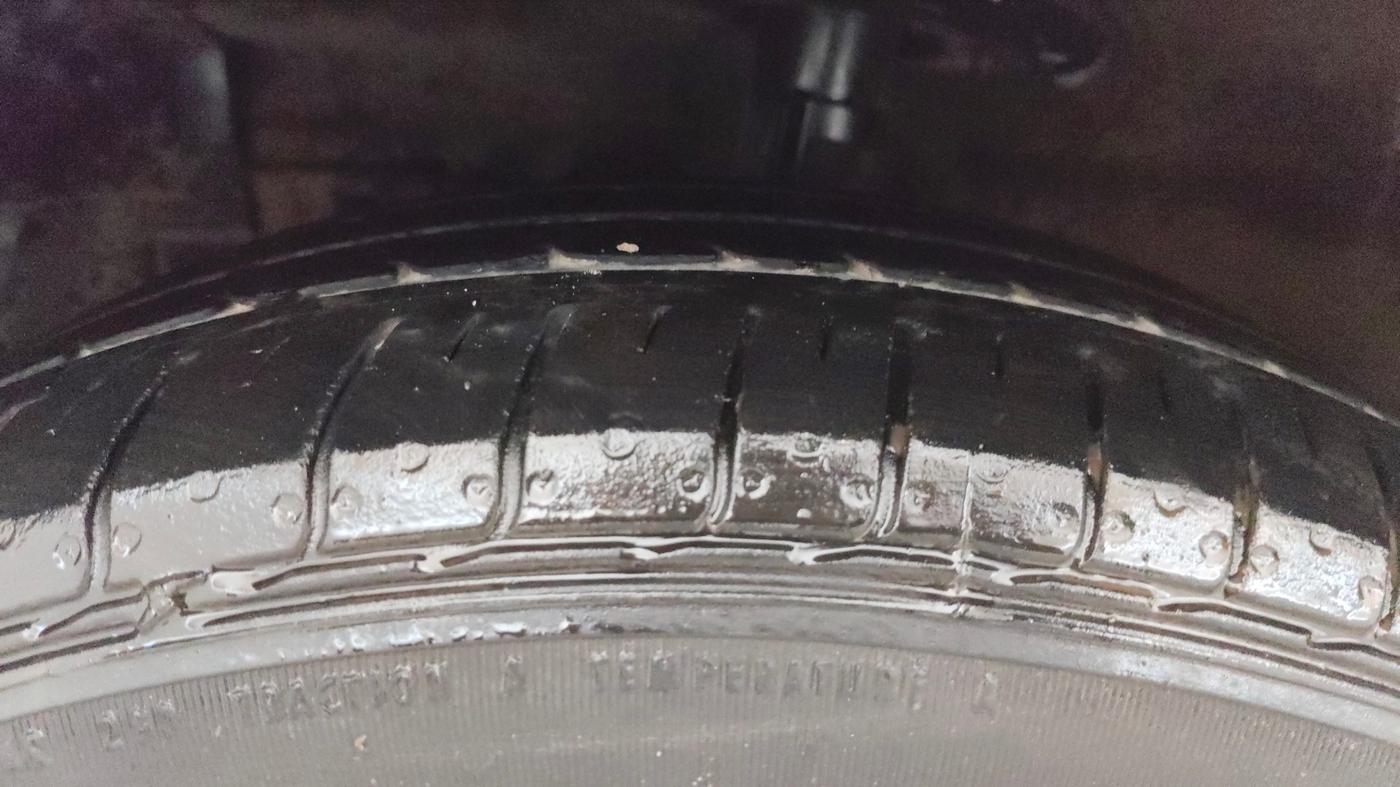 2022 Maruti Ciaz ZETA 1.5 SHVS MT PETROL, Petrol, Manual, 41,768 km, Left Front Tyre Tread
