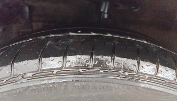 2022 Maruti Ciaz ZETA 1.5 SHVS MT PETROL, Petrol, Manual, 41,768 km, Left Front Tyre Tread