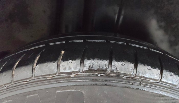 2022 Maruti Ciaz ZETA 1.5 SHVS MT PETROL, Petrol, Manual, 41,768 km, Right Rear Tyre Tread