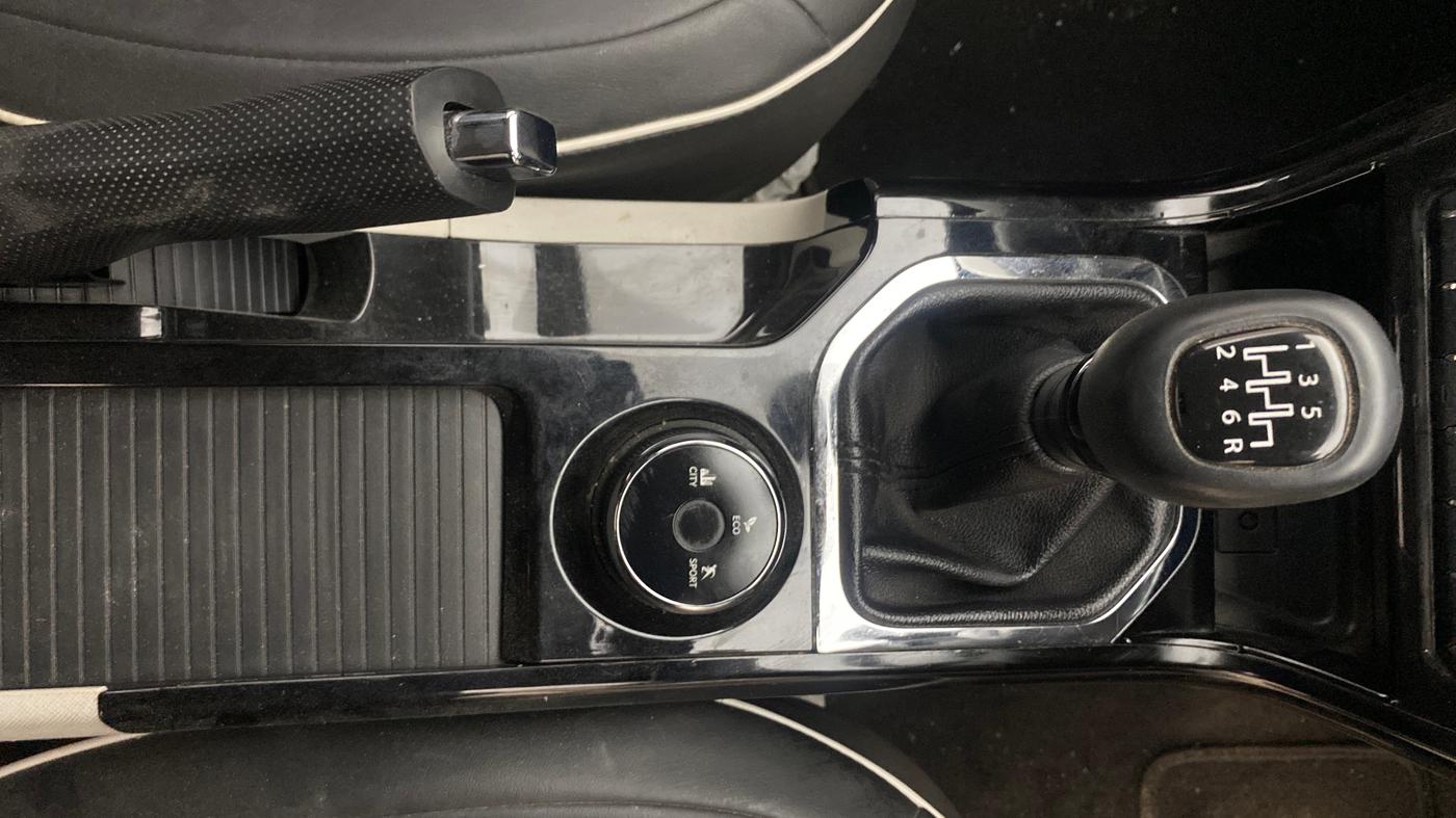2021 Tata NEXON XZ PLUS PETROL, Petrol, Manual, 43,153 km, Gear Lever