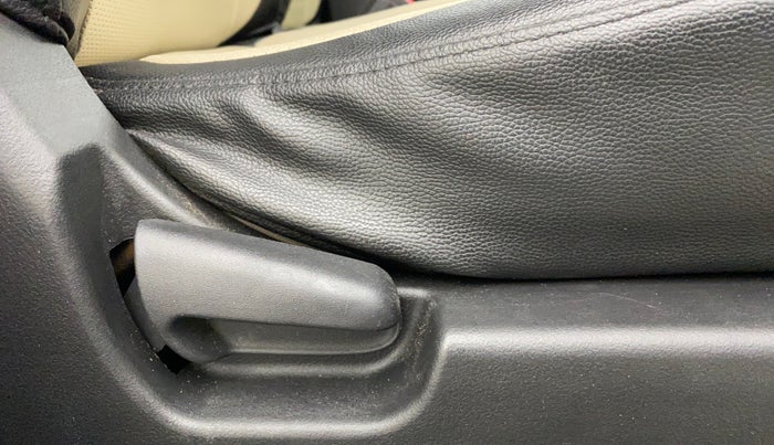 2014 Maruti Wagon R 1.0 LXI, Petrol, Manual, 45,326 km, Driver Side Adjustment Panel