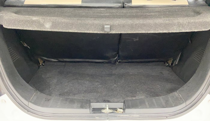 2014 Maruti Wagon R 1.0 LXI, Petrol, Manual, 45,326 km, Boot Inside