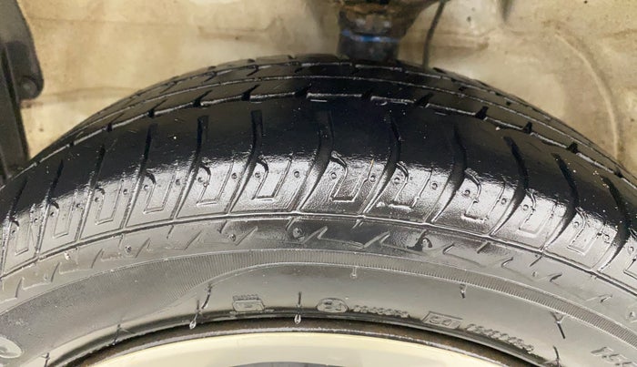 2014 Maruti Wagon R 1.0 LXI, Petrol, Manual, 45,326 km, Left Front Tyre Tread