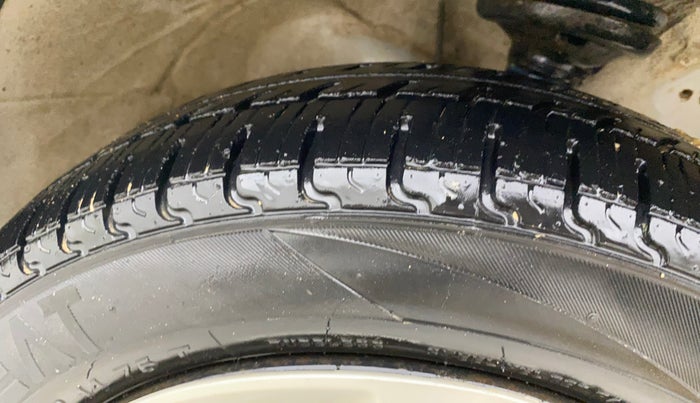 2014 Maruti Wagon R 1.0 LXI, Petrol, Manual, 45,326 km, Right Front Tyre Tread