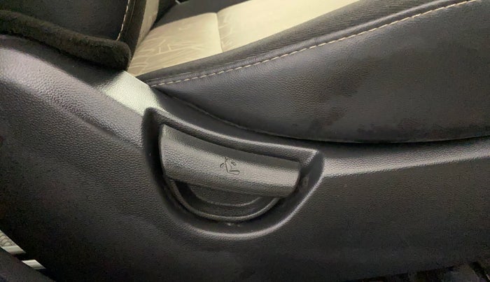 2015 Hyundai Grand i10 SPORTZ 1.2 KAPPA VTVT, Petrol, Manual, 52,891 km, Driver Side Adjustment Panel