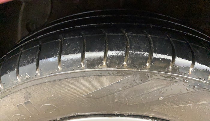 2015 Hyundai Grand i10 SPORTZ 1.2 KAPPA VTVT, Petrol, Manual, 52,891 km, Left Front Tyre Tread