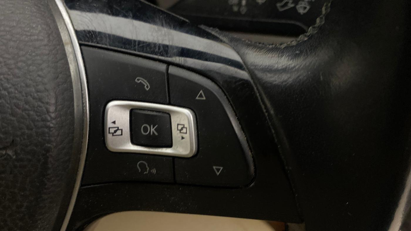 2016 Volkswagen Vento HIGHLINE PETROL AT, Petrol, Automatic, 49,229 km, Adaptive Cruise Control