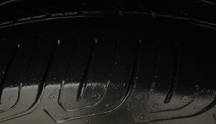 2016 Volkswagen Vento HIGHLINE PETROL AT, Petrol, Automatic, 49,229 km, Right Front Tyre Tread